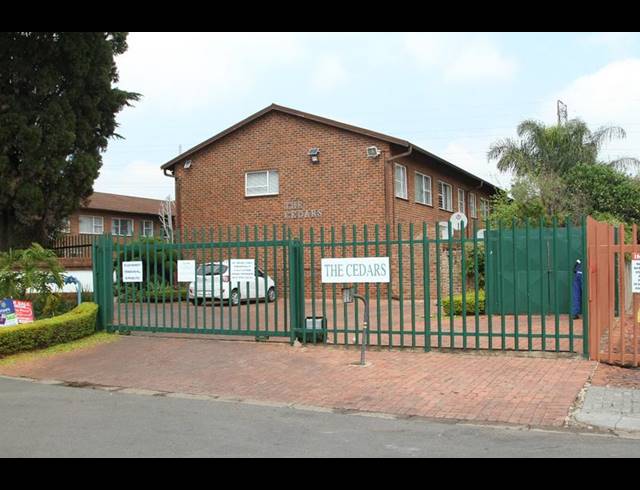 3 BEDROOM PROPERTY TO RENT IN BEDFORD GARDENS